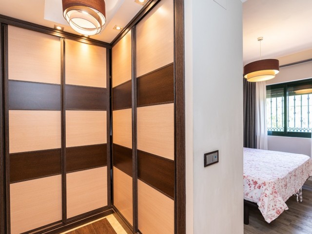 3 Bedrooms Apartment in Elviria