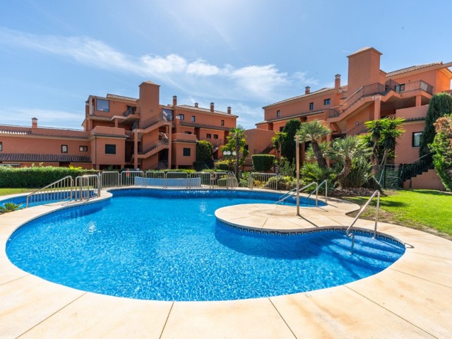3 Bedrooms Apartment in Elviria