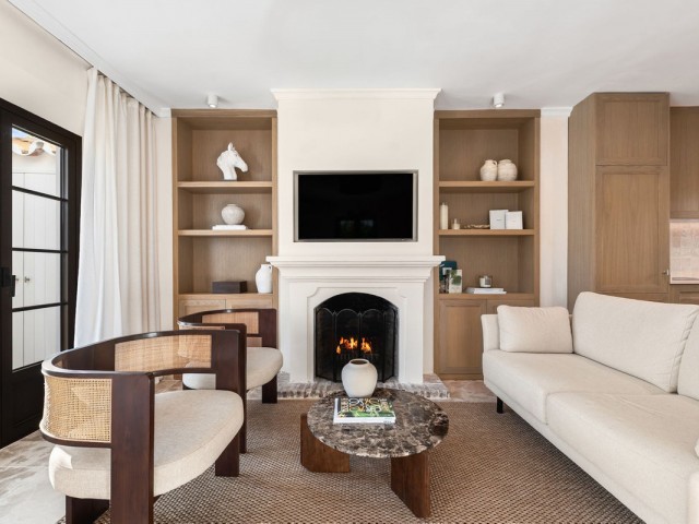 2 Bedrooms Townhouse in Nueva Andalucía