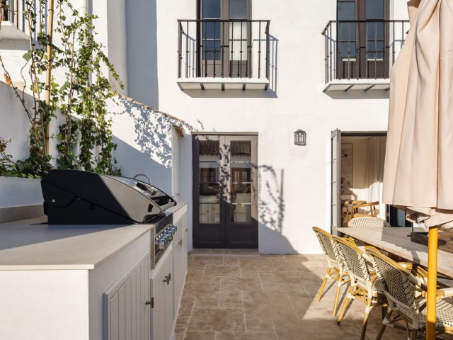 2 Bedrooms Townhouse in Nueva Andalucía