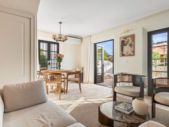 2 Bedrooms Townhouse in Nueva Andalucía