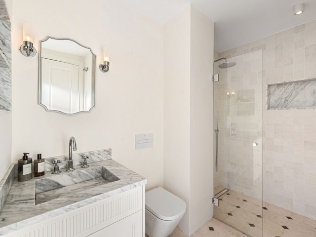 2 Bedrooms Townhouse in Nueva Andalucía