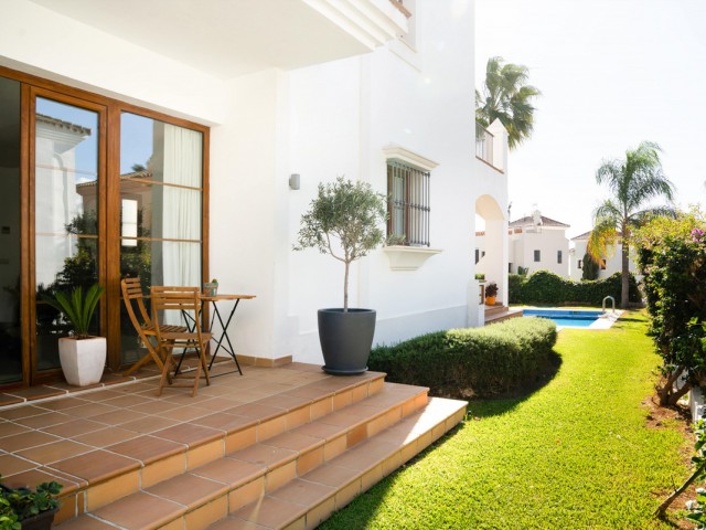 4 Schlafzimmer Villa in Estepona