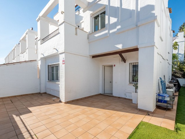 3 Bedrooms Villa in Nueva Andalucía