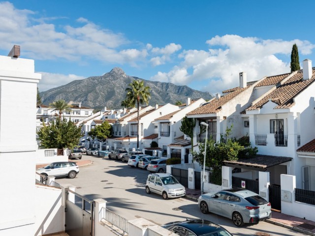 3 Bedrooms Villa in Nueva Andalucía