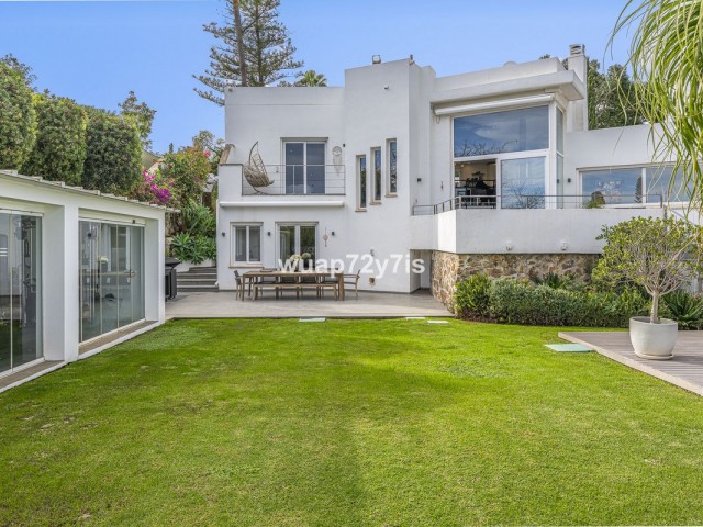 4 Bedrooms Villa in Guadalmina Alta