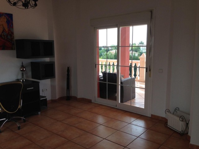 5 Bedrooms Villa in New Golden Mile