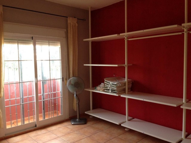 5 Bedrooms Villa in New Golden Mile