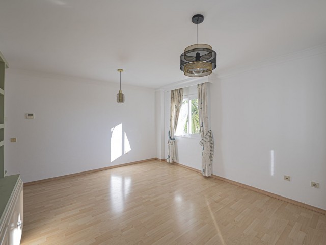 Appartement avec 3 Chambres  à The Golden Mile