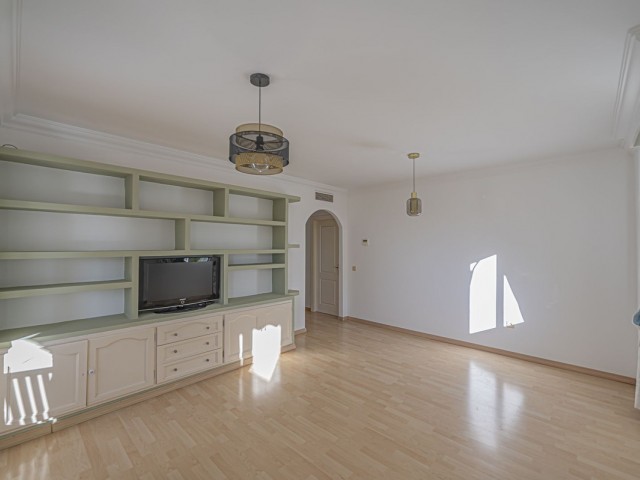 Appartement avec 3 Chambres  à The Golden Mile