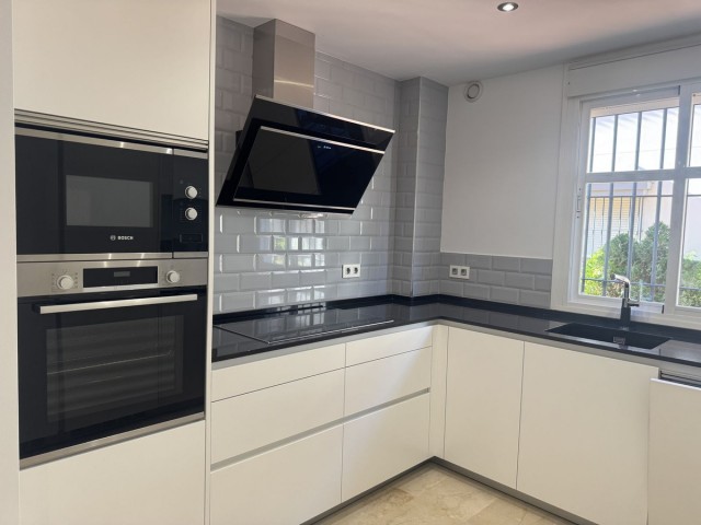 5 Bedrooms Townhouse in Marbella