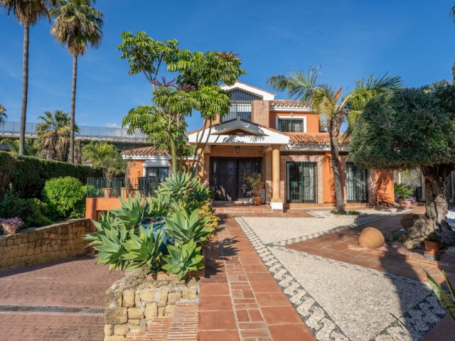 Villa, Nueva Andalucia