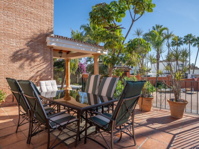 5 Bedrooms Villa in Nueva Andalucía