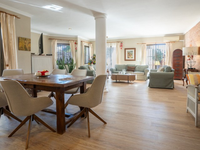 5 Bedrooms Villa in Nueva Andalucía