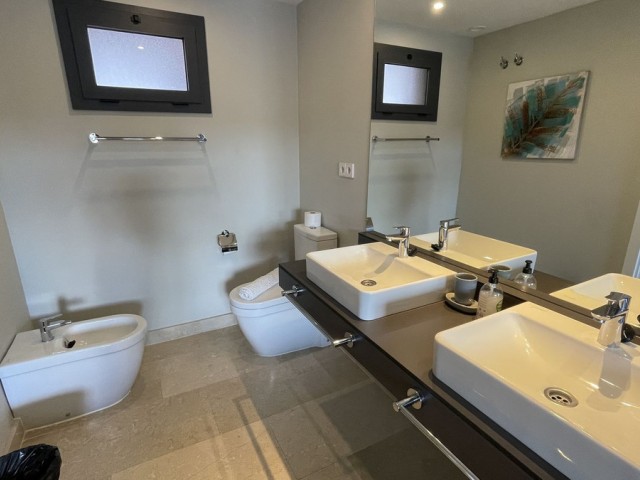 Apartamento con 2 Dormitorios  en Selwo