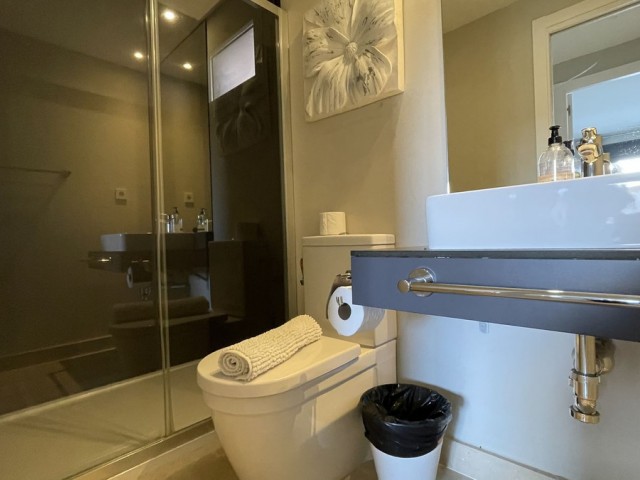 Apartamento con 2 Dormitorios  en Selwo