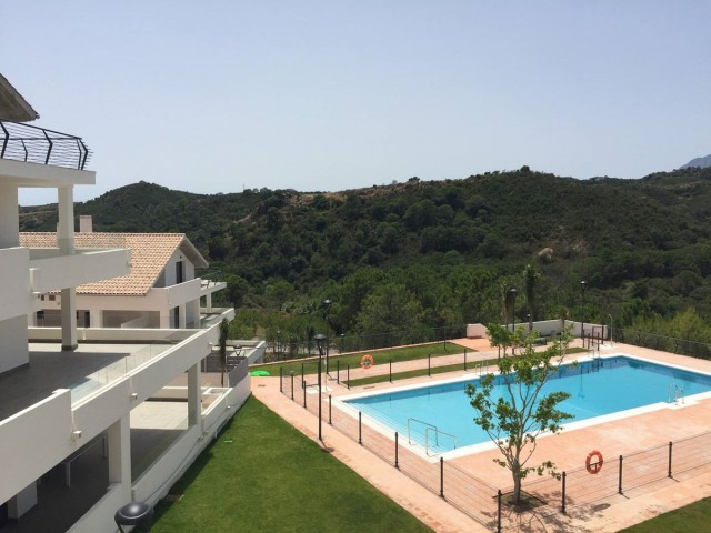 Apartamento con 2 Dormitorios  en Selwo