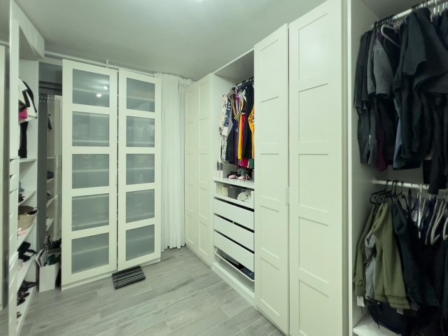 Apartamento con 3 Dormitorios  en El Chaparral