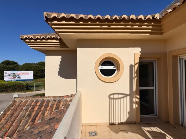 3 Makuuhuoneen Huvila San Roque Club