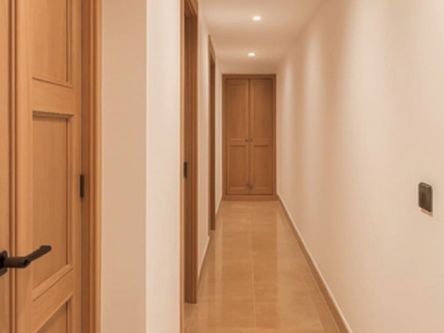 Penthouse avec 3 Chambres  à La Duquesa