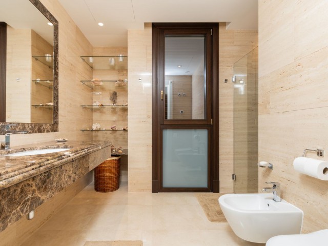 Villa avec 7 Chambres  à Guadalmina Baja