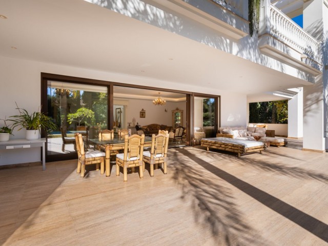 Villa avec 7 Chambres  à Guadalmina Baja