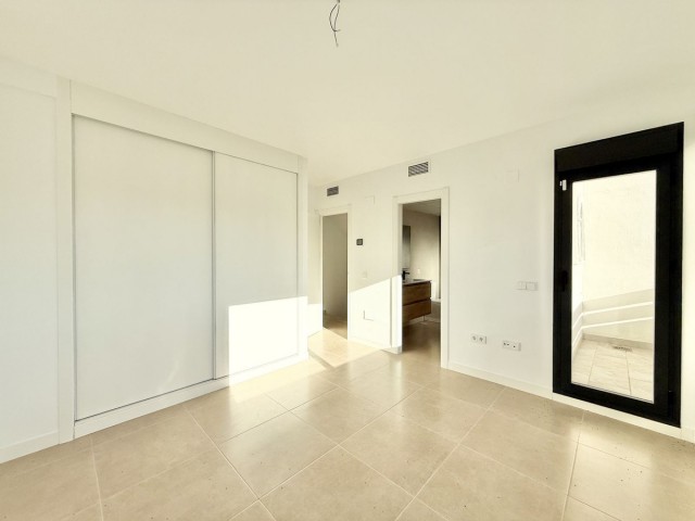 Maison mitoyenne avec 3 Chambres  à Estepona