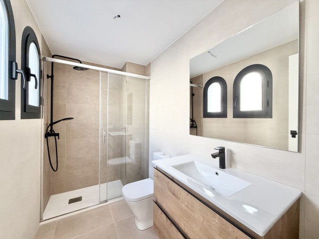 Maison mitoyenne avec 3 Chambres  à Estepona