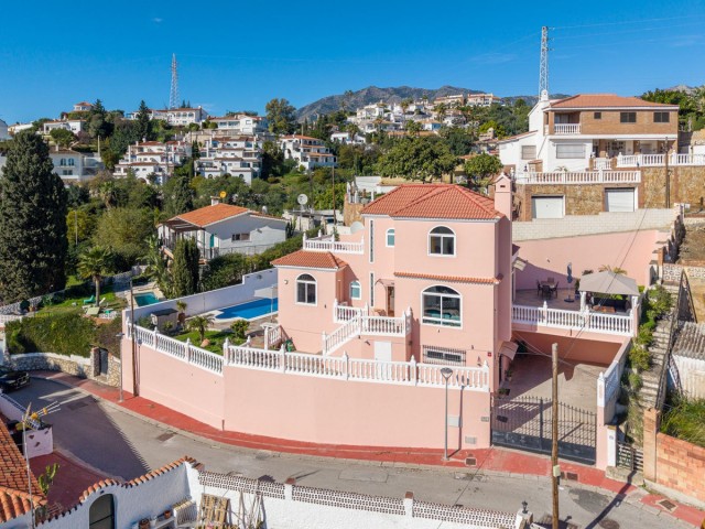 Villa con 4 Dormitorios  en Fuengirola