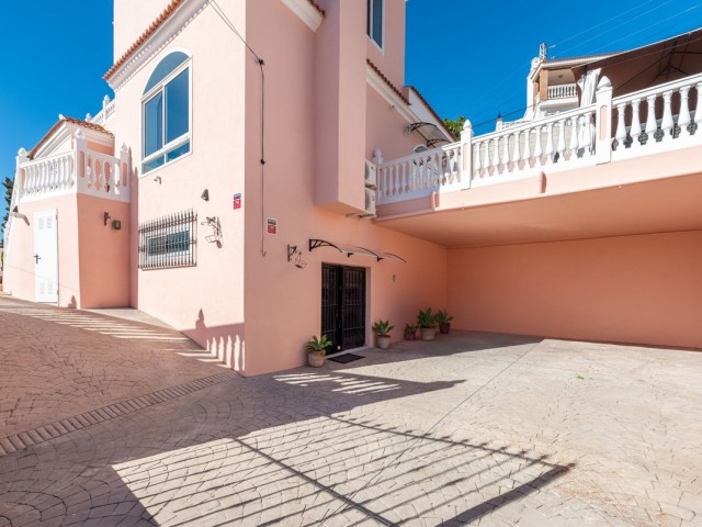 Villa con 4 Dormitorios  en Fuengirola