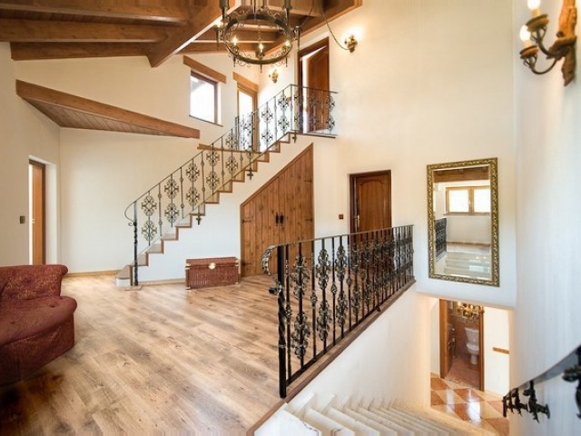 Villa con 7 Dormitorios  en Alhaurín el Grande