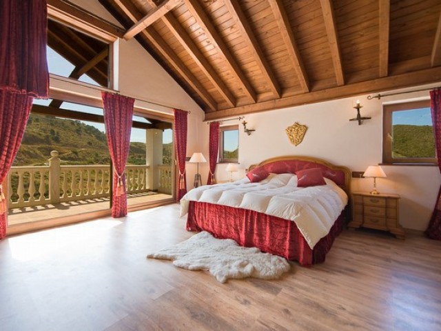 Villa con 7 Dormitorios  en Alhaurín el Grande