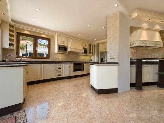 Villa con 7 Dormitorios  en Alhaurín el Grande