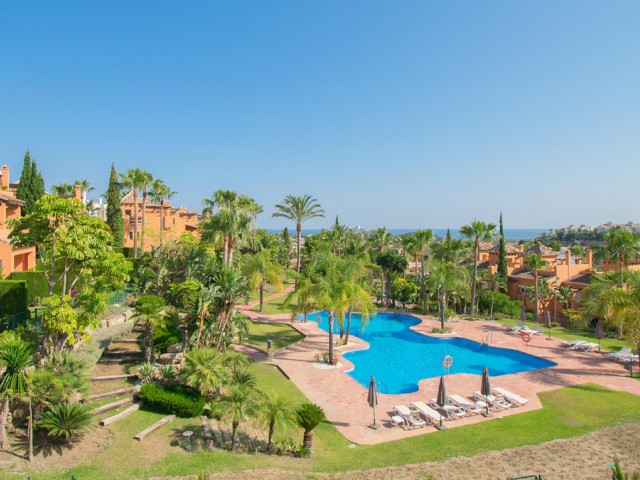 3 Bedrooms Townhouse in Benahavís