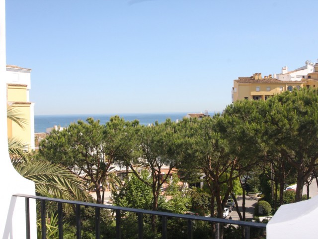 Appartement avec 2 Chambres  à Puerto de Cabopino