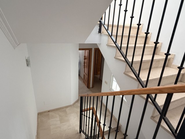 4 Bedrooms Townhouse in Riviera del Sol