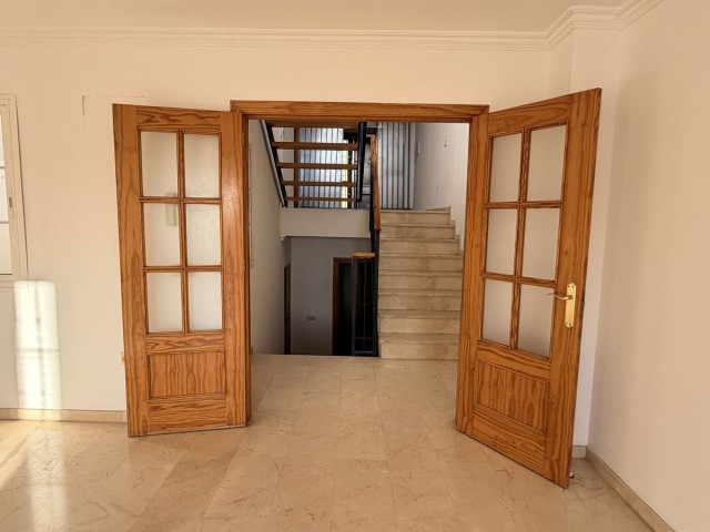 Maison mitoyenne avec 4 Chambres  à Riviera del Sol