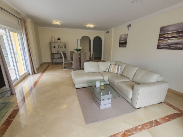 Huoneisto, San Roque, R5272243