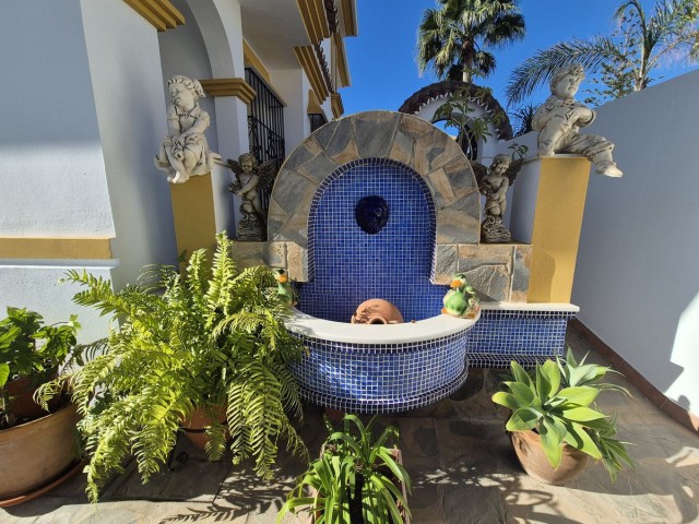 Villa avec 5 Chambres  à San Pedro de Alcántara