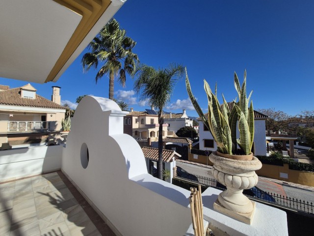 Villa avec 5 Chambres  à San Pedro de Alcántara