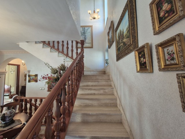 Villa avec 5 Chambres  à San Pedro de Alcántara
