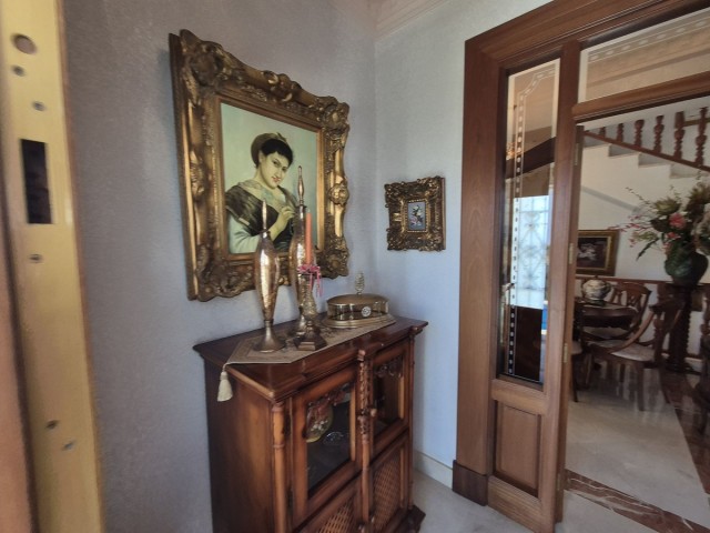 Villa avec 5 Chambres  à San Pedro de Alcántara