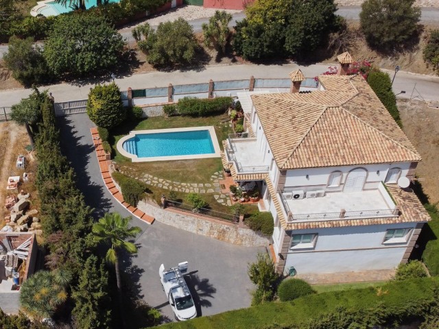 4 Bedrooms Villa in Mijas Costa
