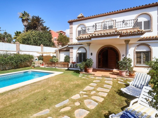 4 Bedrooms Villa in Mijas Costa