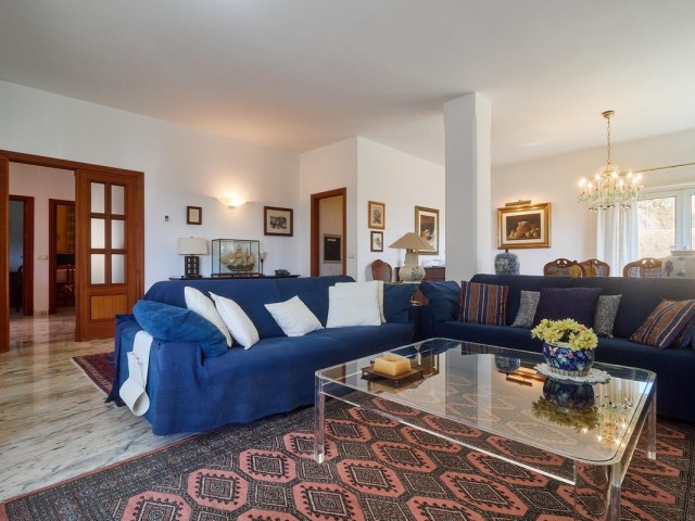 4 Bedrooms Villa in Mijas Costa