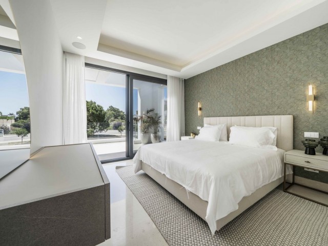 4 Bedrooms Villa in New Golden Mile