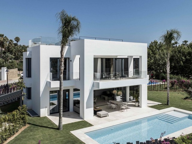 4 Bedrooms Villa in New Golden Mile