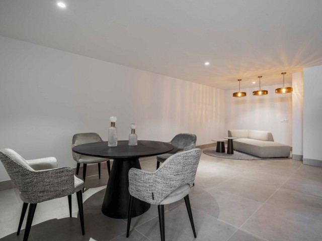 4 Bedrooms Villa in New Golden Mile