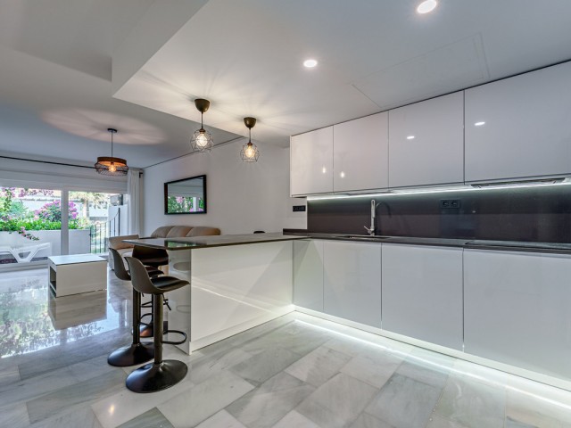 Huoneisto, Sierra Blanca, R5070676