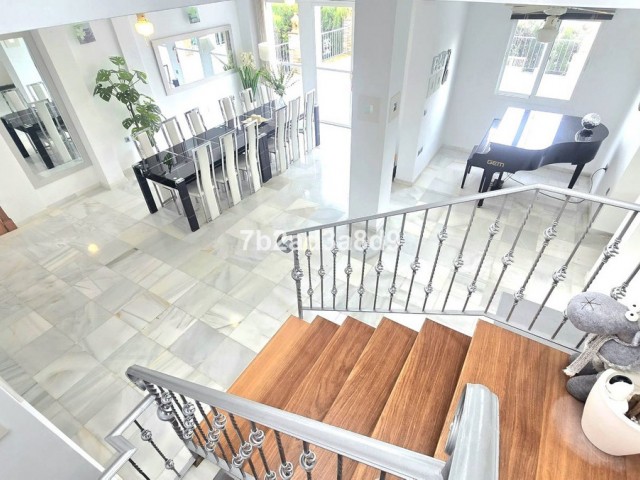 8 Makuuhuoneen Huvila Nueva Andalucía